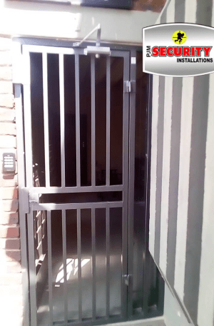 ACCESS CONTROL SINGLE DOOR DAHUA 840 X 200mm ZAMBEZI DESIGN WITH BIOMETRIC IN PUSH BUTTON OUT ( CUSTOM SIZE DOORS AVAILABLE ON REQUEST )