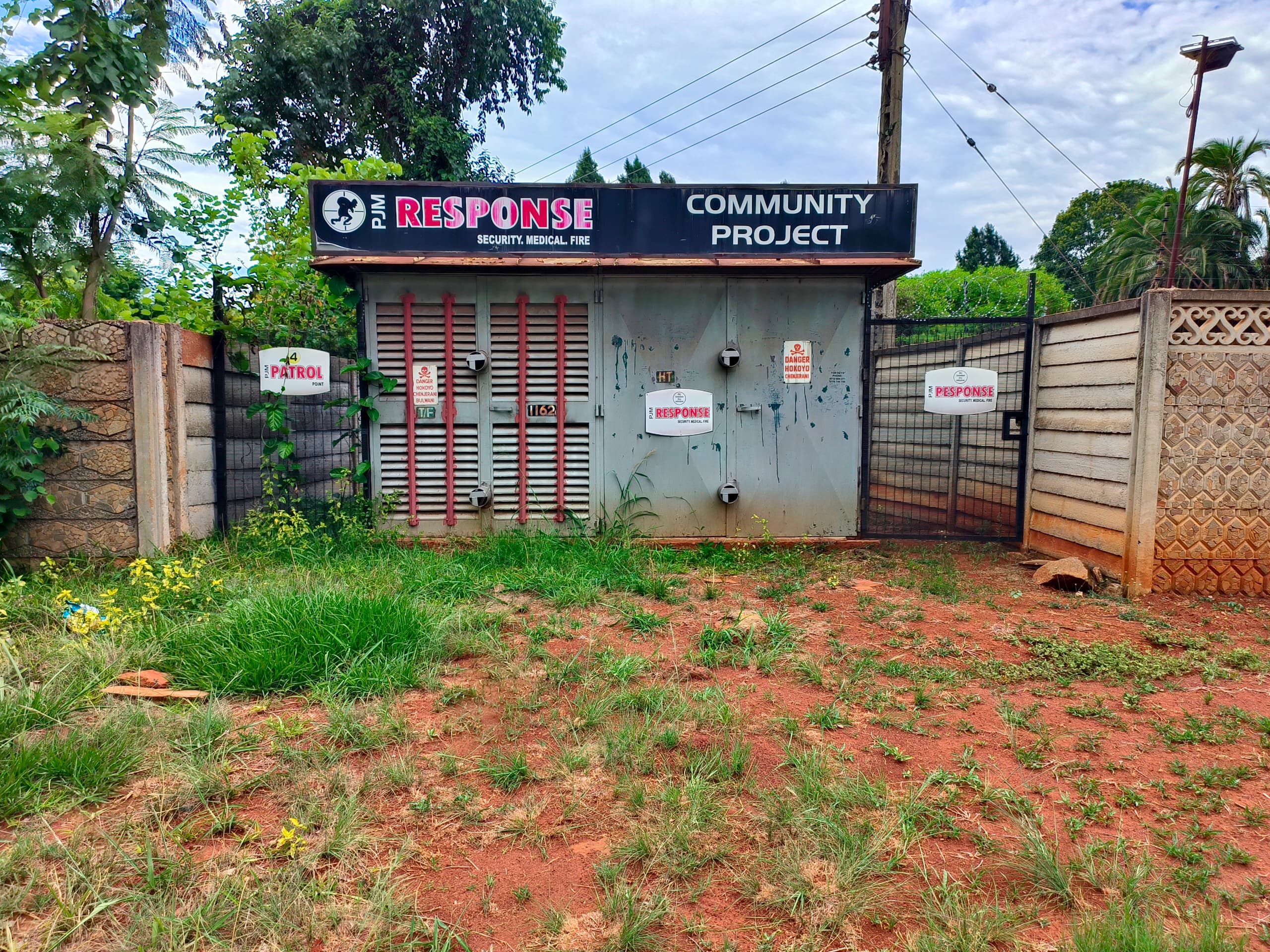 ZESA SUB STATION GROUND BASED. ALARM WITH 2x INFINITY DETECTORS, 2x DOOR CONTACTS, SOLAR POWERED OPERATED VIA APP